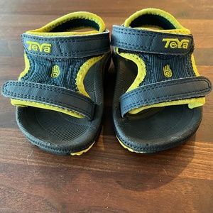 Teva Psyclone infant/toddler sandal size 2&3.